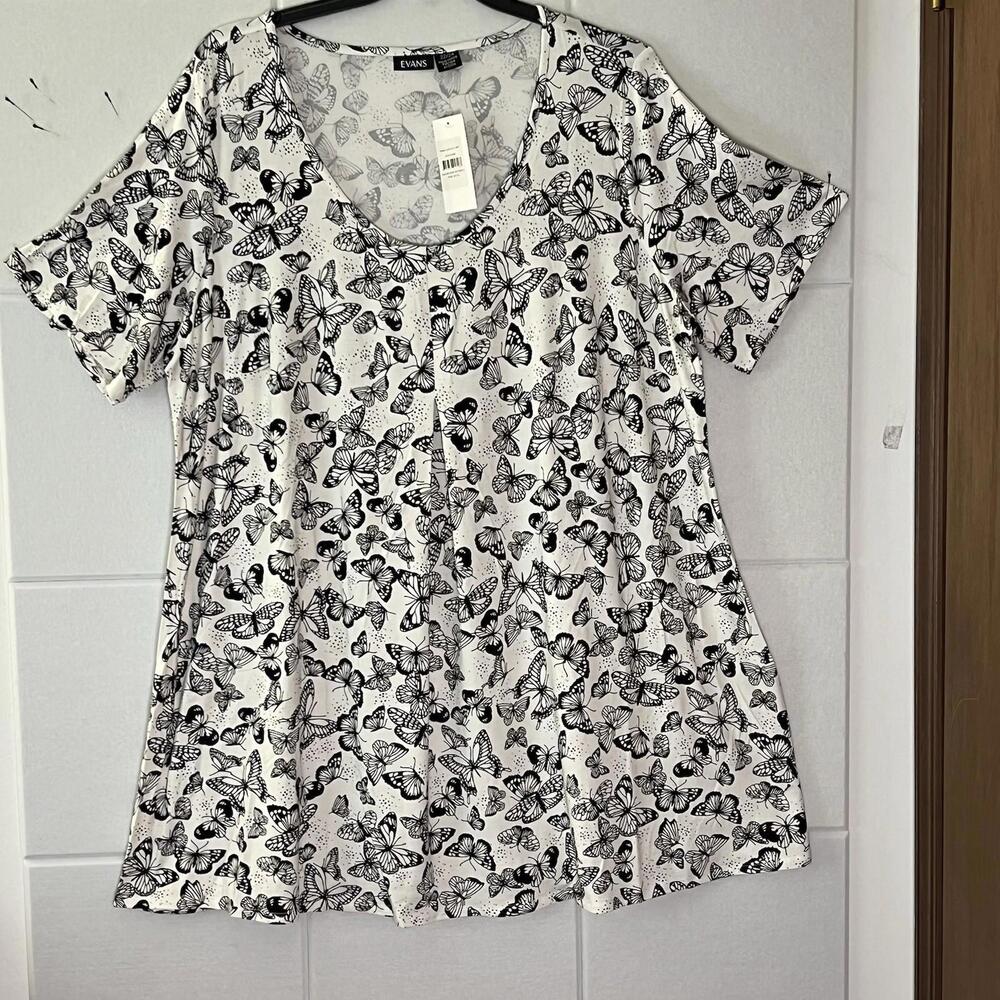 New With Tags Evans Black &White Butterfly Tunic Top 2x 22/24 Short Sleeve Scoop